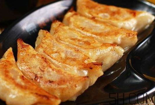 煎餃怎么做不粘鍋？煎餃粘鍋怎么辦？