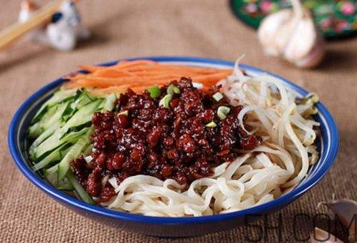 炸醬面可以用豆瓣醬嗎？炸醬面可以用黃豆醬嗎？