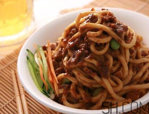 炸醬面可以用掛面嗎？炸醬面用什么面條？