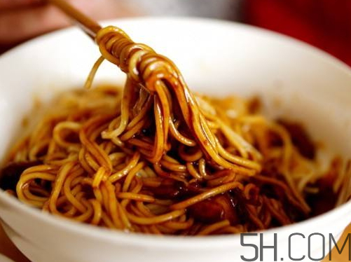 炸醬面可以用掛面嗎？炸醬面用什么面條？