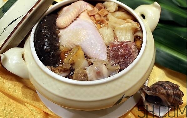海參可以和排骨一起燉湯嗎？海參排骨湯怎么做？
