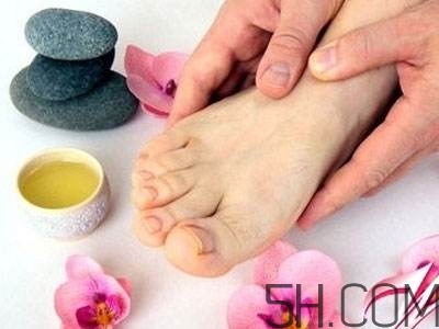 大蒜泡酒可以治腳氣嗎？治腳氣的方法有哪些？
