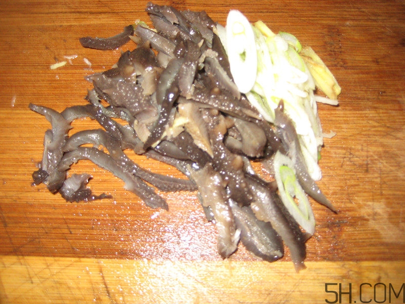 蘑菇和海參能一起吃嗎？蘑菇海參湯的做法
