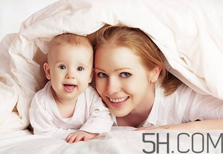 如何給寶寶斷奶？寶媽有妙招