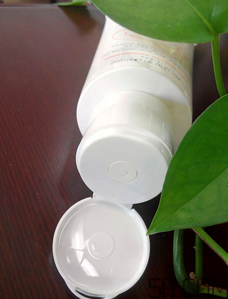 雅漾舒緩特護(hù)潔面乳怎么樣？好用嗎？