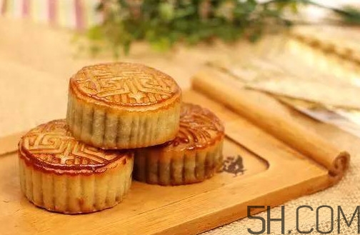 中秋吃月餅從什么時(shí)候流傳下來(lái)的？小龍蝦月餅?zāi)睦锟梢再I到