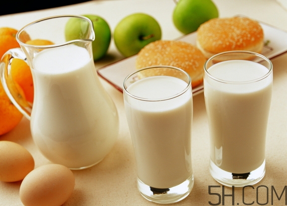 牛奶什么時(shí)候喝好？牛奶什么樣的好？