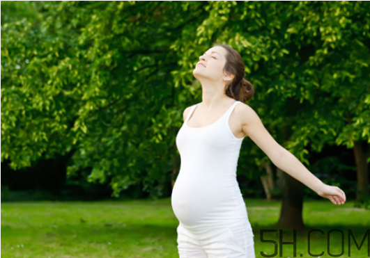 孕婦睡覺能伸懶腰嗎？孕婦出門注意事項