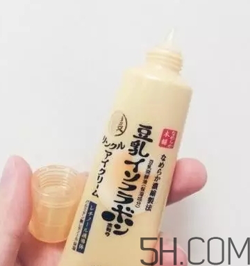 眼霜用在水乳之前還是之后？眼霜和水乳使用的順序