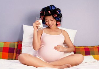 孕婦奶粉和鈣片可以一起吃嗎？喝孕婦奶粉還需要吃鈣片嗎？