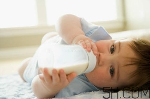孕婦奶粉和鈣片可以一起吃嗎？喝孕婦奶粉還需要吃鈣片嗎？
