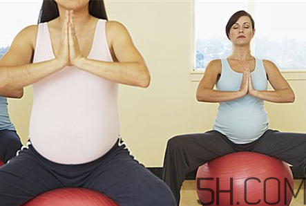 孕婦瑜伽球什么時候開始用？孕婦瑜伽球怎么用？
