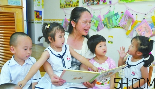 寶寶多大上幼兒園合適？寶寶上幼兒園早好嗎？