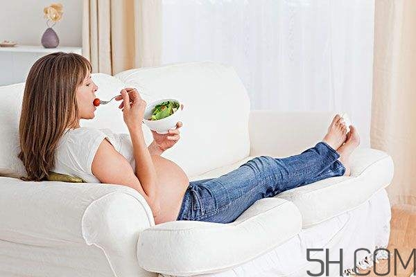 孕婦奶粉可以干吃嗎？孕婦奶粉可以喝到生嗎？