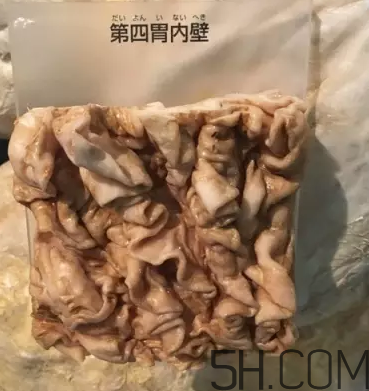 牛百葉和毛肚是一個(gè)東西嗎？牛百葉上面有層黑皮能吃嗎？