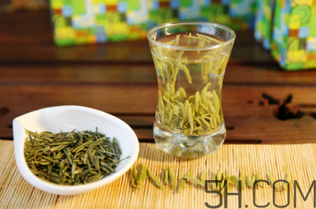 茶葉發(fā)霉是什么樣子？茶葉發(fā)霉怎么鑒別？
