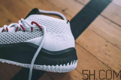 adidas dame 4多少錢？阿迪達(dá)斯利拉德四代上腳效果
