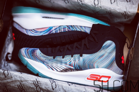 under armour curry 4測(cè)評(píng) 庫里第四代戰(zhàn)靴實(shí)物開箱