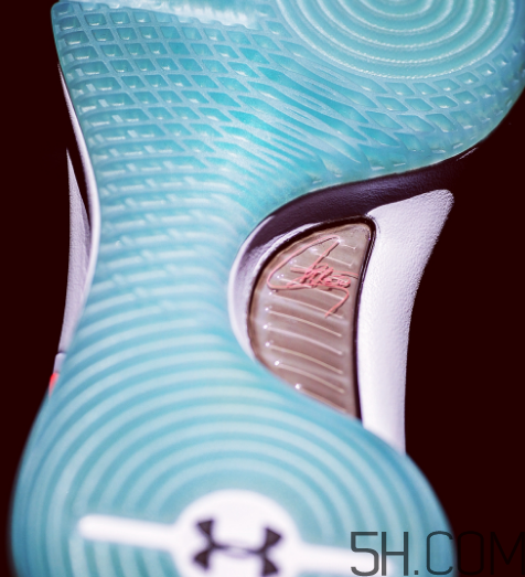 under armour curry 4測(cè)評(píng) 庫里第四代戰(zhàn)靴實(shí)物開箱
