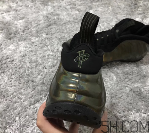 nike air foamposite one legion green全息噴什么時候發(fā)售？