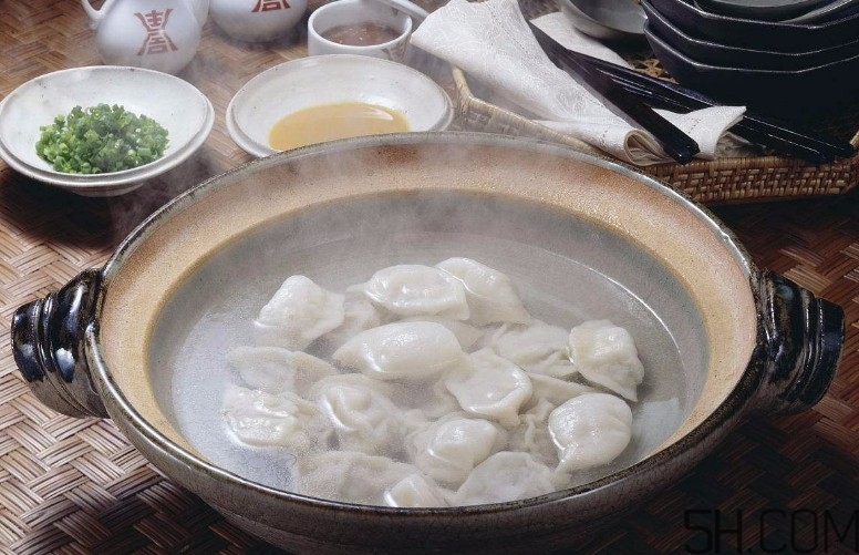 煮餃子怎么煮不破皮？煮餃子怎么看熟沒(méi)熟？