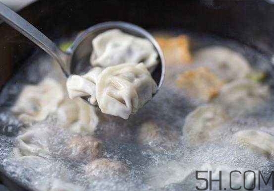 煮餃子怎么煮不破皮？煮餃子怎么看熟沒(méi)熟？