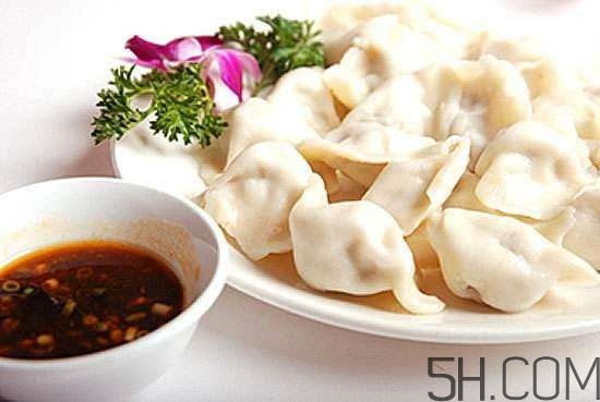 煮餃子開鍋煮皮還是餡？煮餃子蓋不蓋鍋蓋？