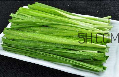來月經(jīng)可以吃韭菜嗎？韭菜花的腌制方法