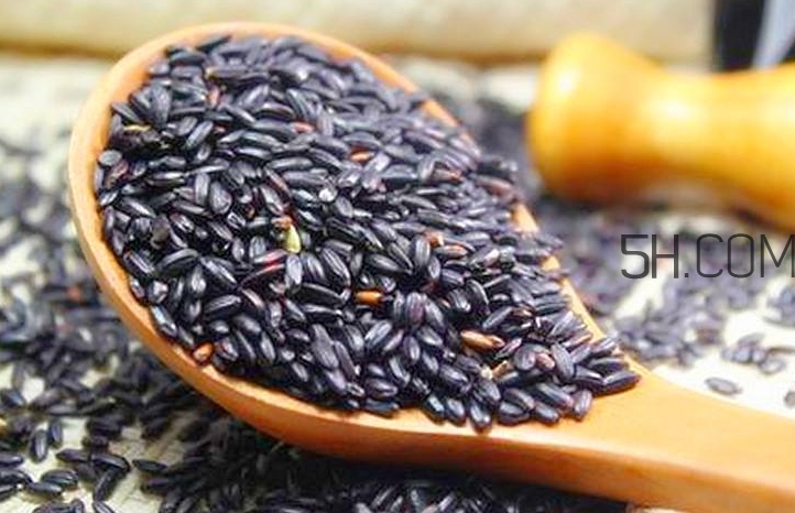 黑芝麻清洗掉色正常嗎？黑芝麻有黑色素嗎？