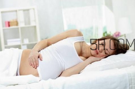 羊水早破的原因是什么？羊水早破能順產(chǎn)嗎？
