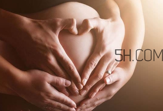孕晚期同房有助于生產(chǎn)嗎？孕晚期同房對(duì)胎兒有影響嗎？