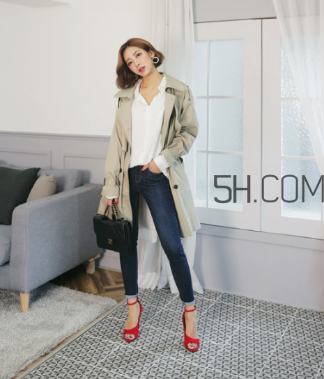 卡其色風(fēng)衣配什么鞋子？卡其色風(fēng)衣搭配鞋子圖片