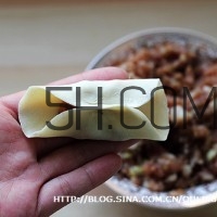 餃子和面用熱水還是冷水？餃子和面要醒多長時間？