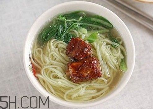 秋天喝蜂蜜有什么好處？秋天吃什么對(duì)身體好？