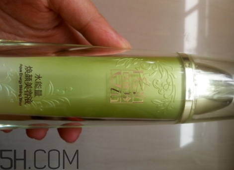 百雀羚爽膚水怎么樣？百雀羚爽膚水含酒精嗎？