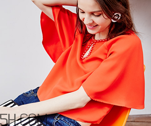 太平鳥(niǎo)衣服檔次怎么樣？太平鳥(niǎo)衣服貴嗎？