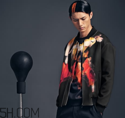 太平鳥(niǎo)衣服檔次怎么樣？太平鳥(niǎo)衣服貴嗎？