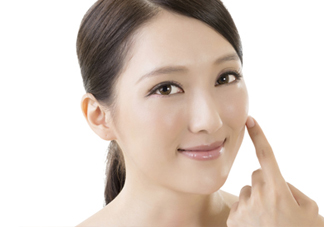 皮膚過敏是什么原因引起的？皮膚過敏和蕁麻疹的區(qū)別