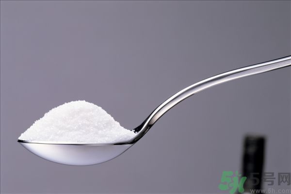 白醋和鹽水混在一起洗臉有什么好處？白醋和鹽洗臉好嗎？