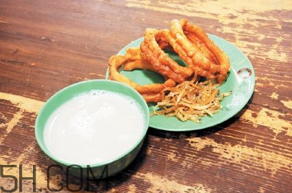 豆汁和螃蟹能一起吃嗎？豆汁和雞蛋能一起吃嗎
