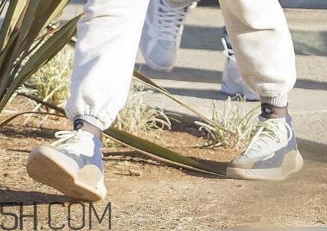 yeezy籃球鞋會發(fā)售嗎？yeezy籃球鞋實物曝光