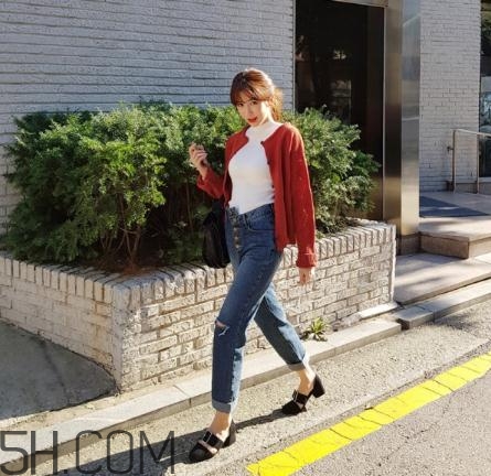 白色毛衣外套怎么搭配？白色毛衣配什么顏色外套？