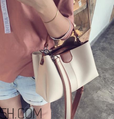 白色包包被衣服染色了怎么辦？白色包包染色怎么去除？