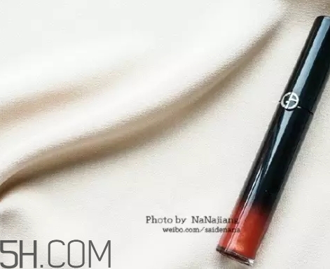 錦鯉色口紅是什么顏色？錦鯉色口紅試色
