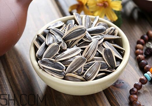 葵花籽可以生吃嗎？葵花籽可以多吃嗎