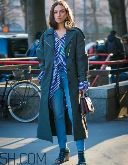 胸大的人適合穿什么衣服？胸大的女生穿什么衣服好看？