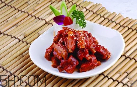 做糖醋排骨煮多長時間？酸甜排骨和糖醋排骨有什么區(qū)別