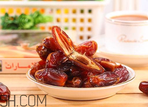 椰棗是蜜餞嗎？鮮椰棗與加工過(guò)的椰棗有什么區(qū)別