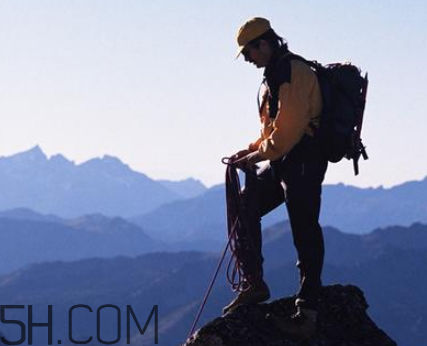 登山鞋什么牌子好？登山鞋與徒步鞋的區(qū)別