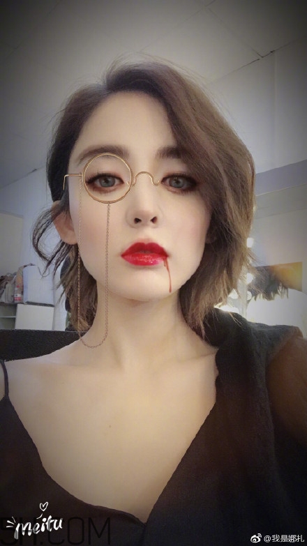 娜扎吸血鬼妝容是用的什么軟件？娜扎吸血鬼妝容操作步驟
